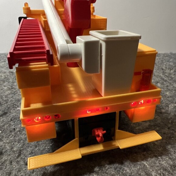 11" DG PRODUCTIONS -1995-1-1 Empire Electric Utility Bucket Truck - Picture 16 of 16